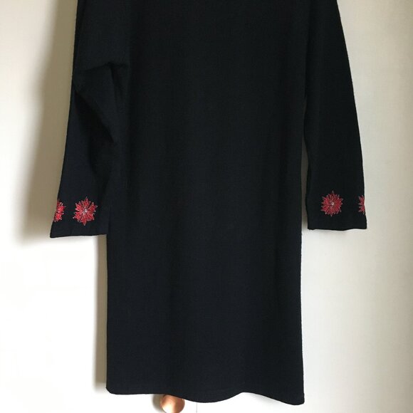 Silver Stitched Red Carnation Buttoned Knit Tunic Sweater - Picture 6 of 16